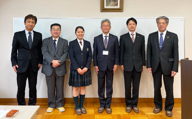 浜松聖星高等学校 吹奏楽部様へ楽器を寄贈いたしました