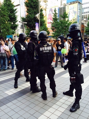 自宅警備.JPG